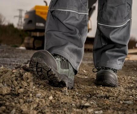 Portwest® Metal Free Trekking Shoes - FC64 - Image 2